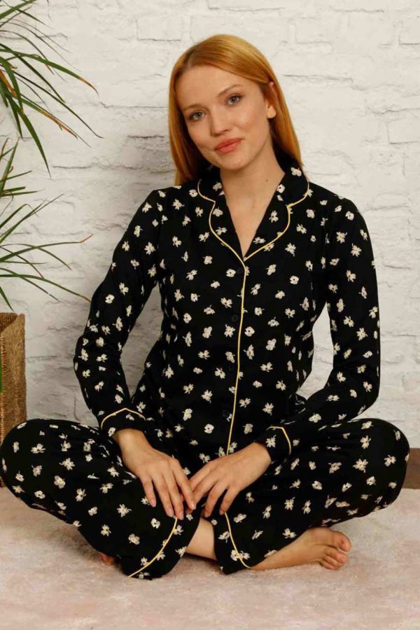 Ensemble de pyjama pour femme avec détail passepoil jaune